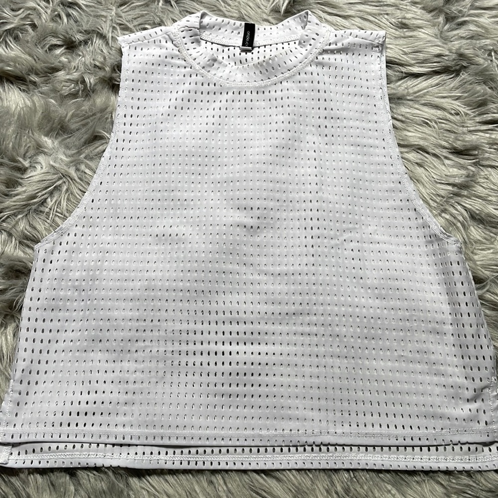 Gently Used Onzie mesh tank. Sz One Size Fits Most